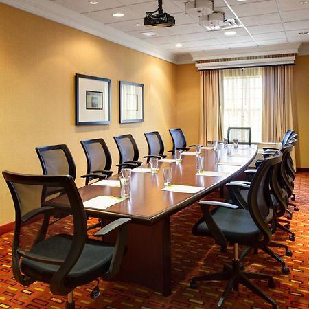 Courtyard By Marriott London Hotel Ngoại thất bức ảnh