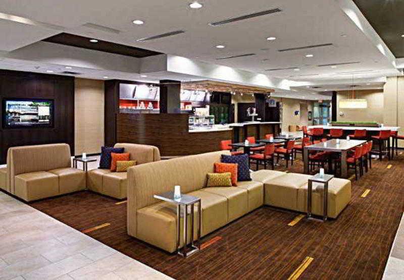 Courtyard By Marriott London Hotel Ngoại thất bức ảnh