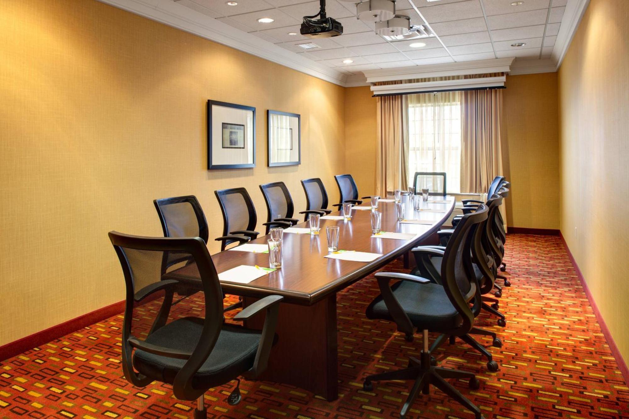 Courtyard By Marriott London Hotel Ngoại thất bức ảnh