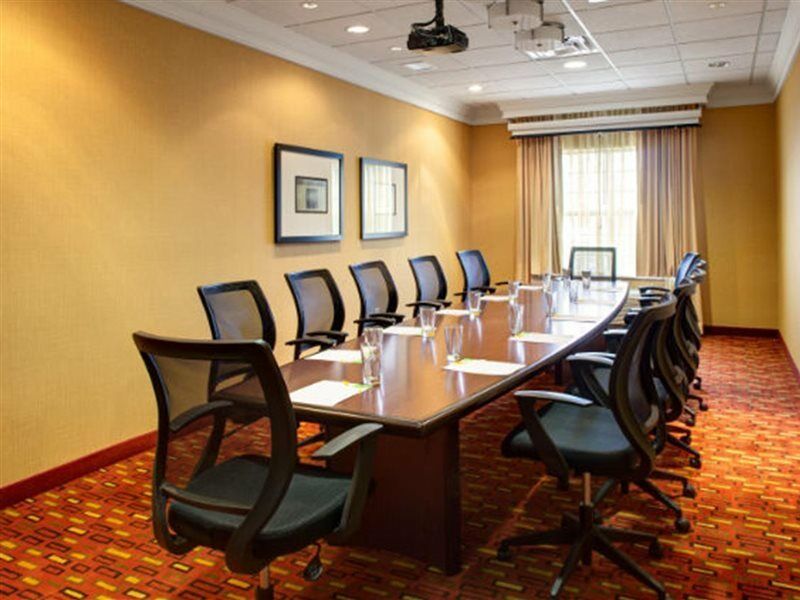 Courtyard By Marriott London Hotel Ngoại thất bức ảnh
